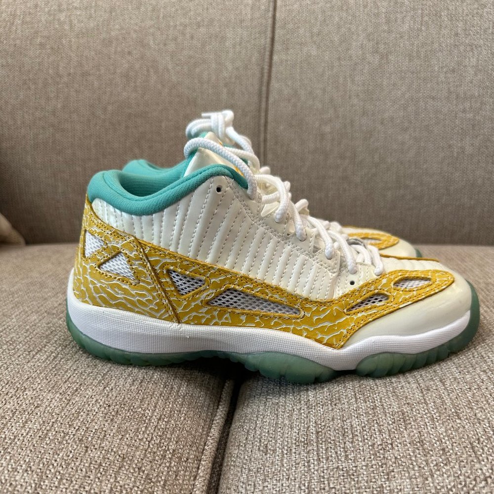 Jordan 11 Low Azure 7